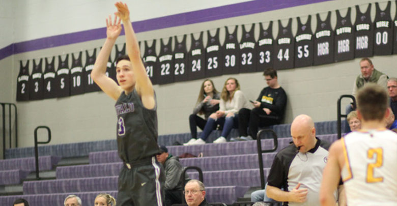 Brandon Maatz shoots a three pointer