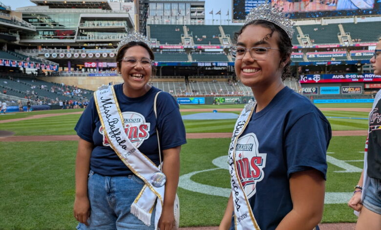Erika Torres-Gutierrez ‘26 and Ameira Dunn ‘26 visit Target Field in Minneapolis.