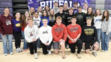 BHS Athletes Pose on Decision Day