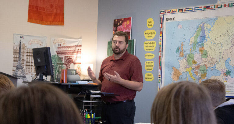 Mock Trial Coach Jason Swanson talks to students who are interested in joining Mock Trial in the second of two BASE meetings on October 7.