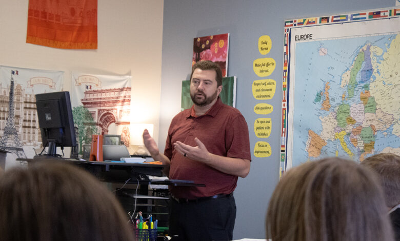 Mock Trial Coach Jason Swanson talks to students who are interested in joining Mock Trial in the second of two BASE meetings on October 7.